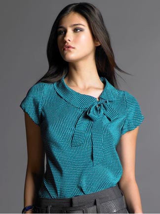 Модная блузка в 2011 году, пожалуй, должна быть в гардеробе у